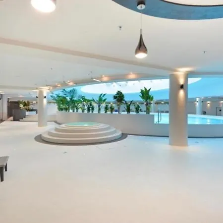 Hanza Tower - 22 Jacuzzi & Pool & Sauna Appartamento Stettino