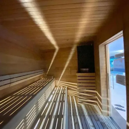 Appartamento Hanza Tower - 22 Jacuzzi & Pool & Sauna *