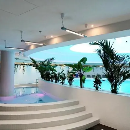 Hanza Tower - 22 Jacuzzi & Pool & Sauna Appartamento
